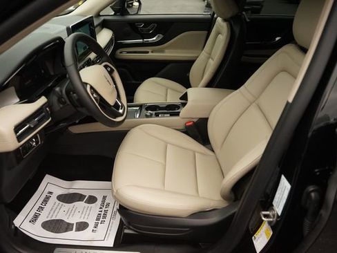 Used 2026 Lincoln Corsair Premiere AWD/4WD image 9