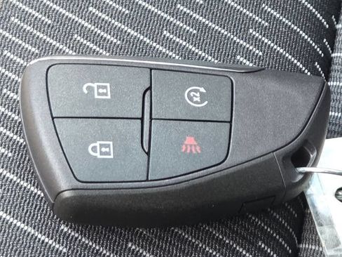 Used 2026 Chevrolet Equinox LT w/ Safety and Technology Package FWD image 33