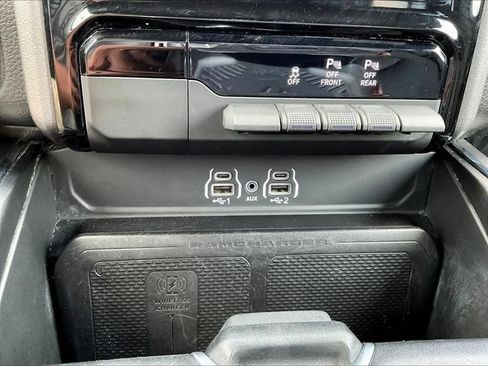 Used 2025 RAM 1500 Laramie AWD/4WD image 19