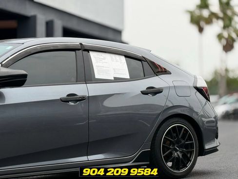 Used 2018 Honda Civic EX image 3