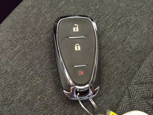 Used 2023 Chevrolet Equinox LT image 32