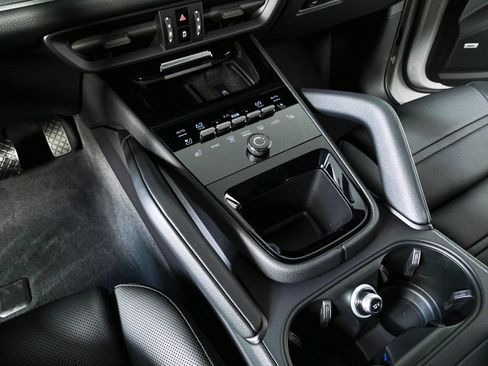 New 2026 Porsche Cayenne Coupe AWD/4WD image 18