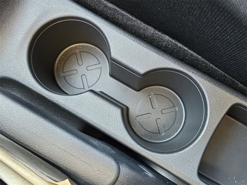 New 2025 Nissan Kicks Play S image 21