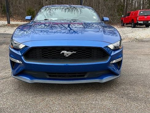Used 2018 Ford Mustang Premium image 2