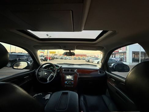 Used 2012 Chevrolet Avalanche LTZ image 11