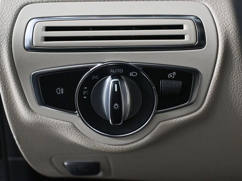 Used 2021 Mercedes-Benz C 300 Sedan image 9