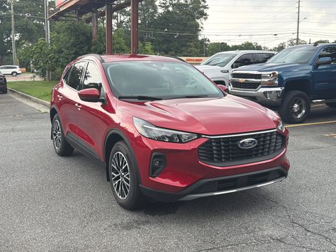 Used 2023 Ford Escape SE FWD image 3
