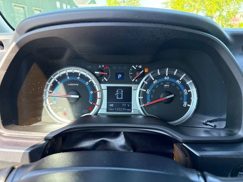 Used 2016 Toyota 4Runner Limited AWD/4WD image 19