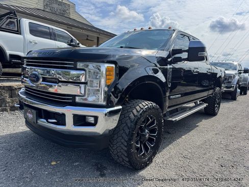Used 2017 Ford F250 Lariat w/ Chrome Package AWD/4WD image 4