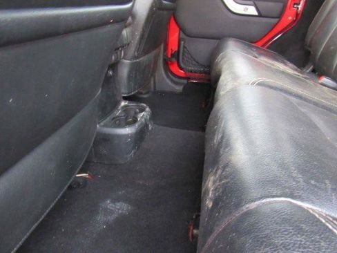 Used 2015 Jeep Wrangler Unlimited Sahara w/ Max Tow Package image 23