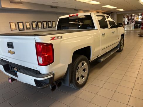 Used 2016 Chevrolet Silverado 1500 LTZ Z71 w/ LTZ Plus Package AWD/4WD image 17