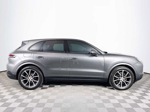 Used 2025 Porsche Cayenne S AWD/4WD image 4