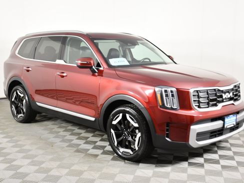 Used 2023 Kia Telluride S w/ S Sunroof Package AWD/4WD image 4