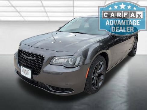 Used 2023 Chrysler 300 Touring w/ Sport Appearance Package RWD image 25