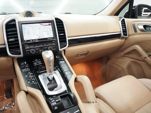 Used 2014 Porsche Cayenne AWD/4WD image 30