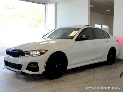 Used 2022 BMW 330i Sedan w/ M Sport Package RWD image 40