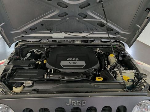 Used 2016 Jeep Wrangler Unlimited Sport AWD/4WD image 11