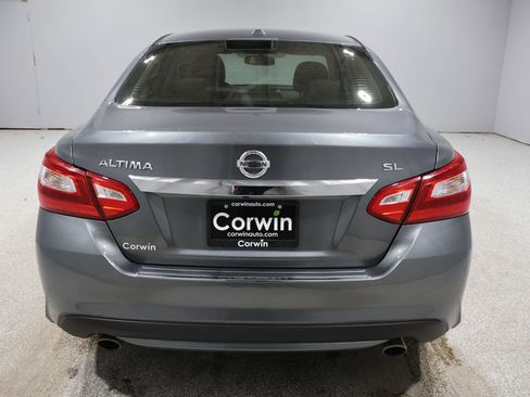 Used 2017 Nissan Altima 2.5 SL w/ 2.5 Technology Package image 3
