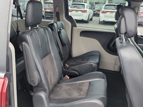 Certified 2020 Dodge Grand Caravan SXT FWD image 22