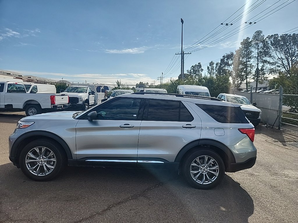 Used 2023 Ford Explorer XLT w/ Equipment Group 202A AWD/4WD image 9