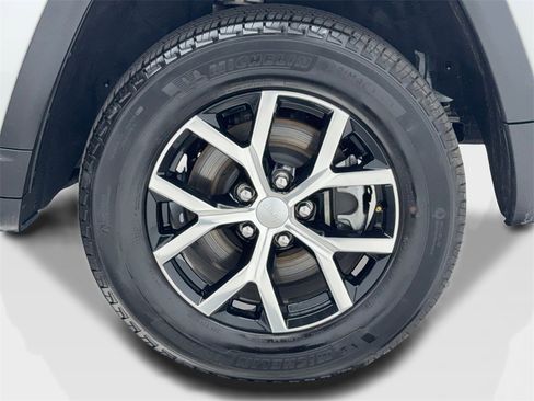 Used 2024 Jeep Grand Cherokee L Limited w/ Luxury Tech Group II image 67