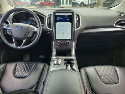 Used 2024 Ford Edge Titanium image 9