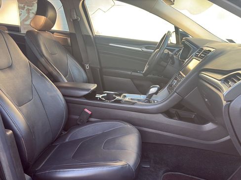 Used 2015 Ford Fusion Titanium image 17