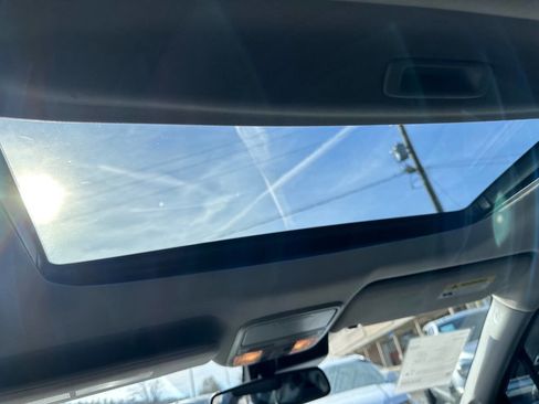 Used 2017 Honda Pilot Touring image 14