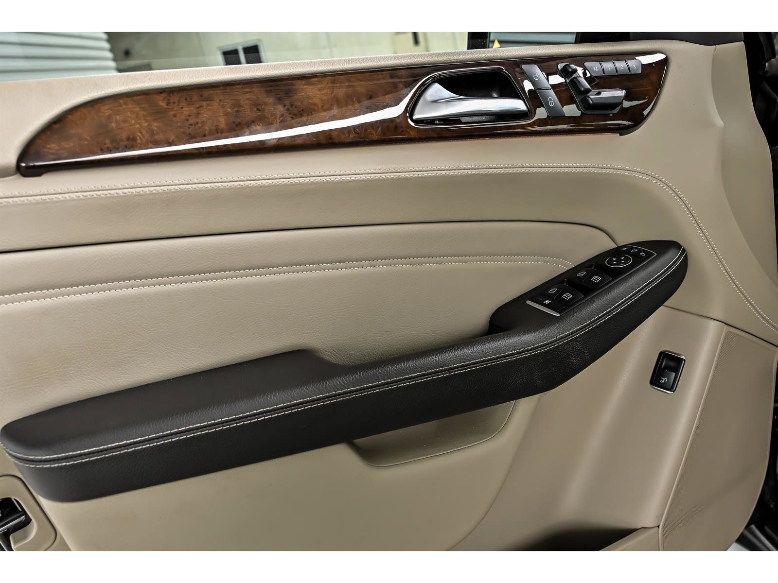 Used 2015 Mercedes-Benz ML 400 4MATIC image 9