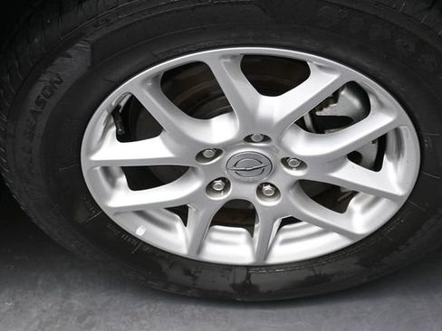 Used 2023 Chrysler Pacifica Touring-L FWD image 31