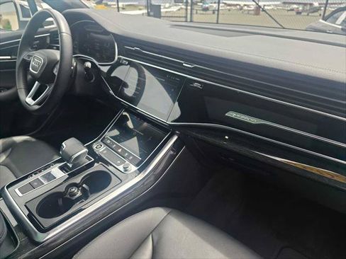 Used 2023 Audi Q7 2.0T Premium w/ Towing Package AWD/4WD image 11