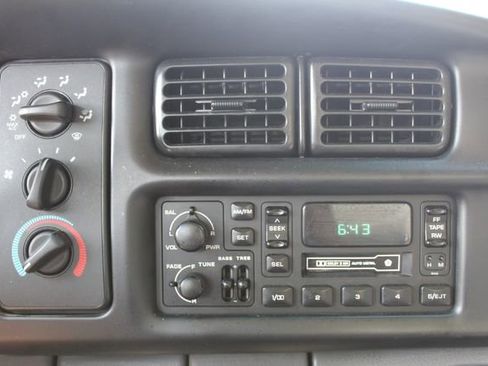 Used 2001 Dodge Ram 2500 Truck 2WD Regular Cab image 18