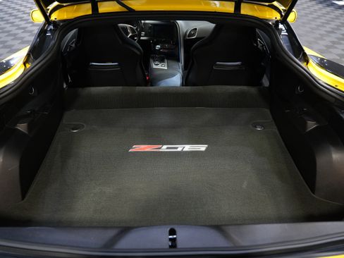 Used 2017 Chevrolet Corvette Z06 w/ Z07 Performance Package RWD image 44