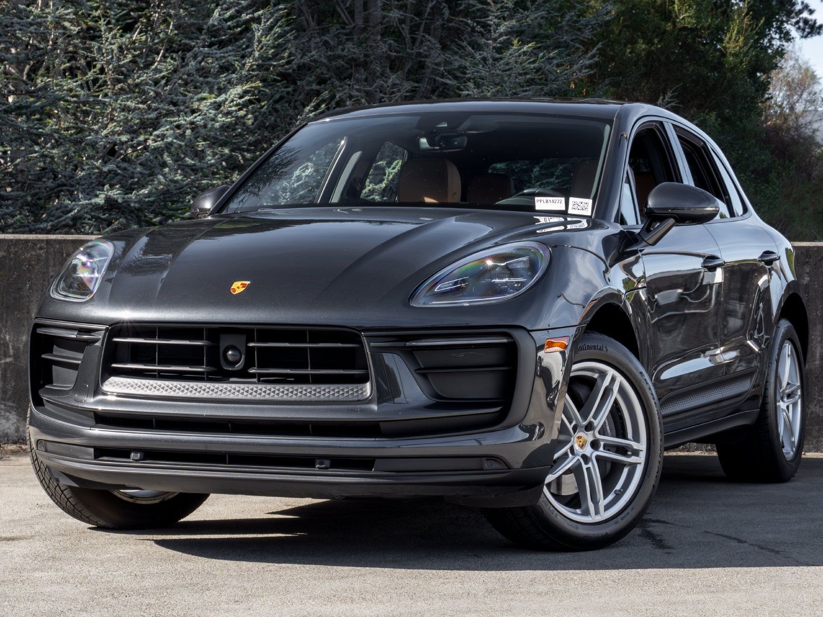 Certified 2023 Porsche Macan AWD/4WD image 1