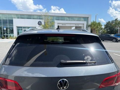 Used 2023 Volkswagen Taos SE FWD image 9