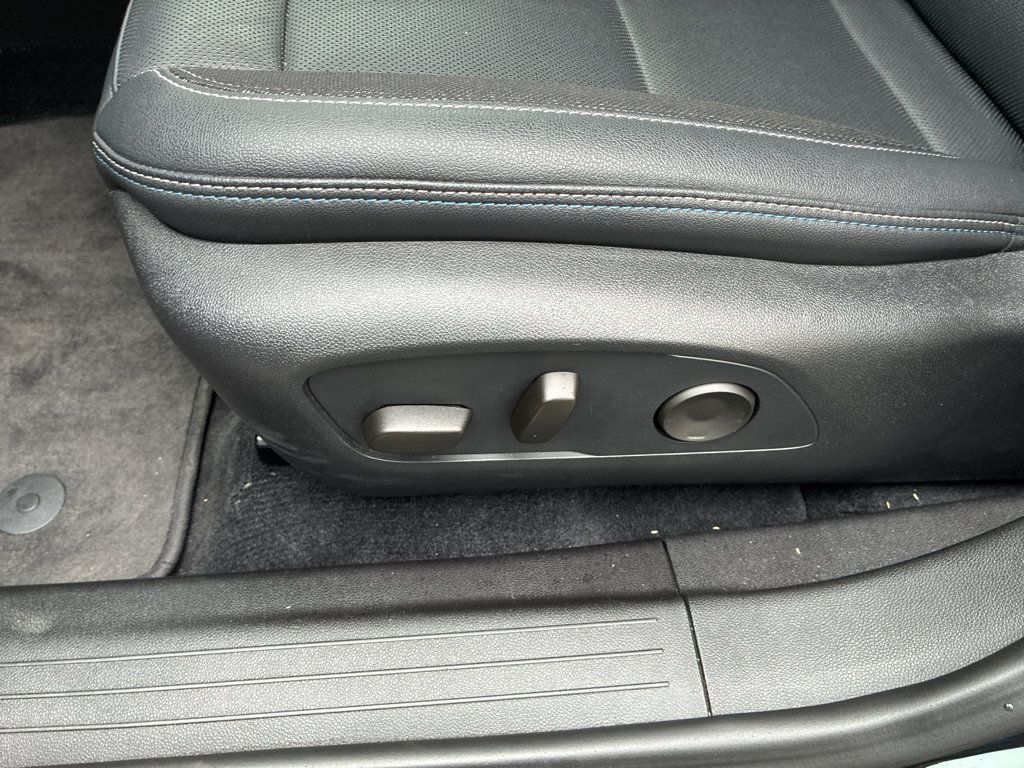 Used 2024 Chevrolet Equinox EV LT FWD image 19