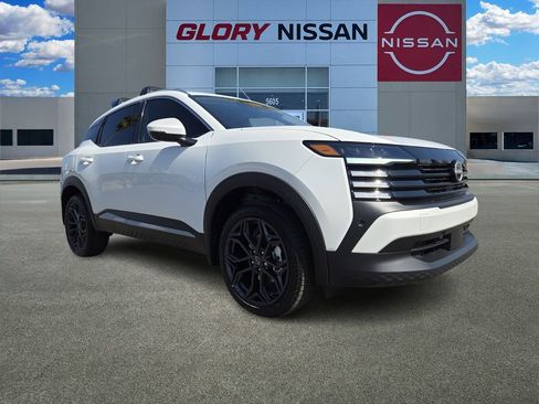 New 2025 Nissan Kicks SR image 1