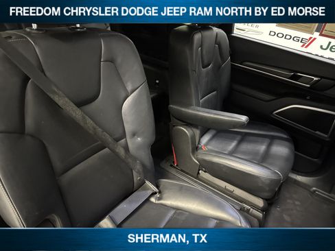 Used 2025 Kia Telluride S FWD image 10