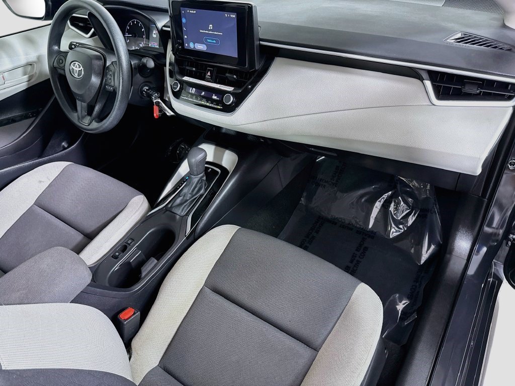 Used 2025 Toyota Corolla LE FWD image 28