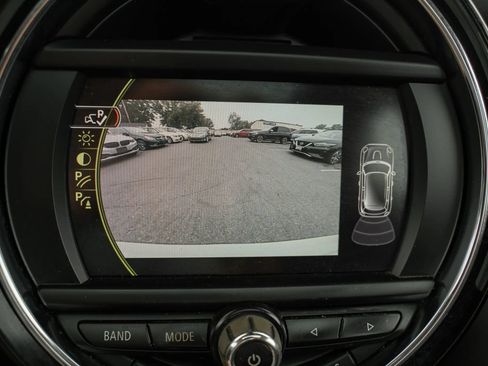 Used 2018 MINI Cooper 4-Door Hardtop w/ Premium Package FWD image 19