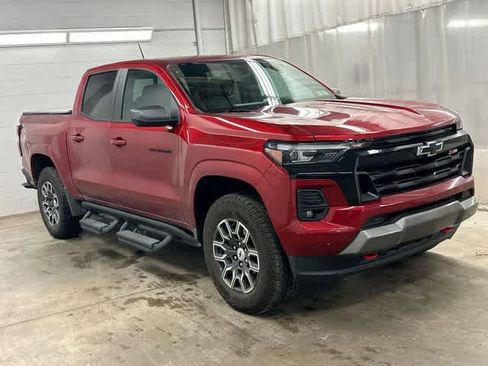 Used 2025 Chevrolet Colorado Z71 AWD/4WD image 31
