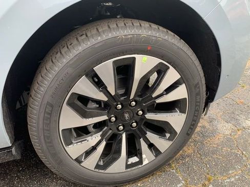 New 2025 Ford Expedition Platinum w/ Driver's Package image 27