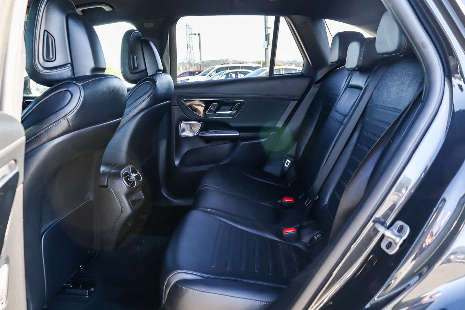 Used 2025 Mercedes-Benz GLC 350e 4MATIC image 20