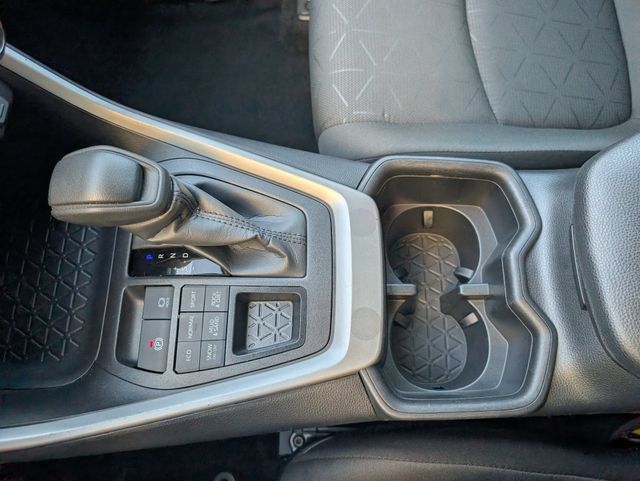 Used 2025 Toyota RAV4 XLE AWD/4WD image 18