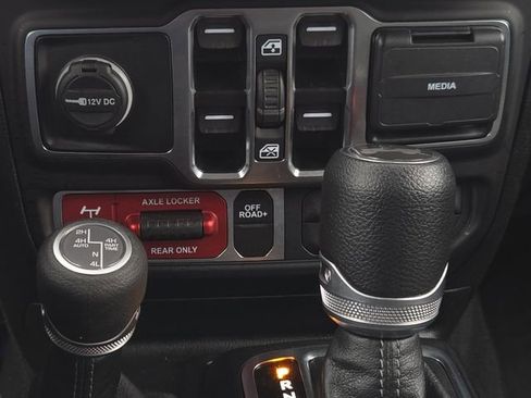 Used 2025 Jeep Wrangler Willys 4xe image 27