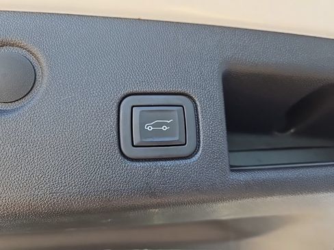Used 2023 Chevrolet Equinox Premier AWD/4WD image 90