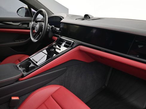 Certified 2025 Porsche Panamera Turbo AWD/4WD image 14