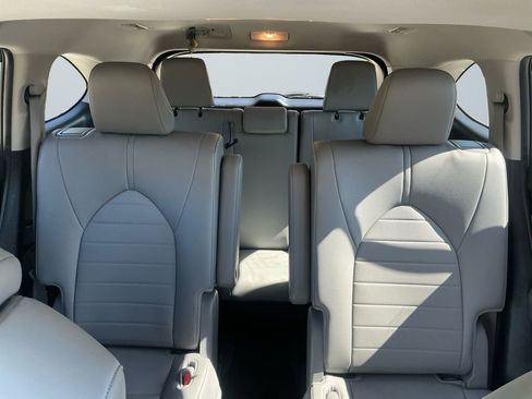 Used 2024 Toyota Highlander XLE image 14