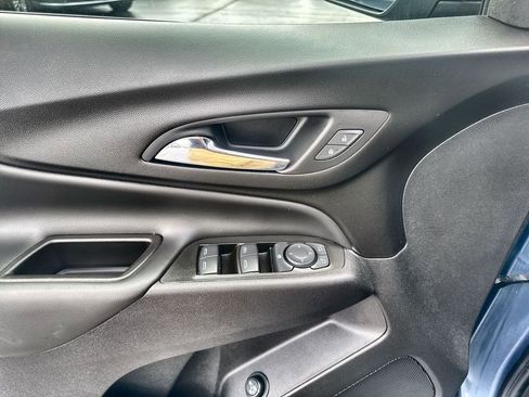 Used 2024 Chevrolet Equinox LT FWD image 12