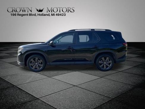 Used 2025 Honda Pilot Sport image 7